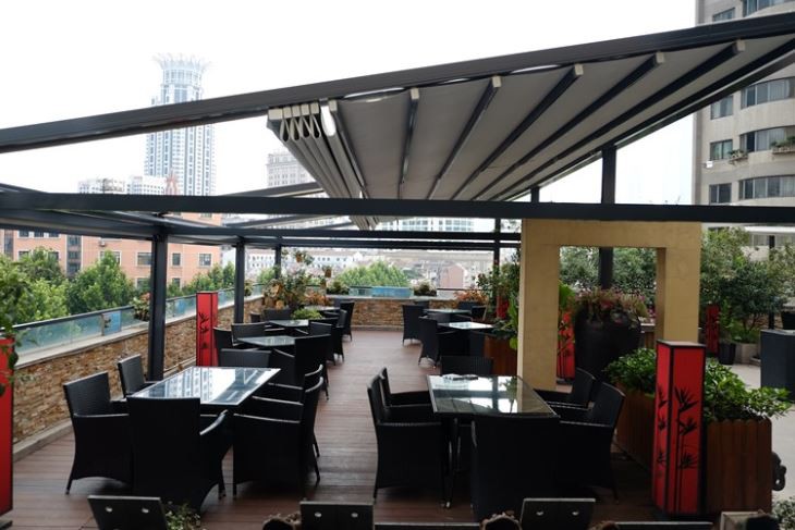 patio with pergola